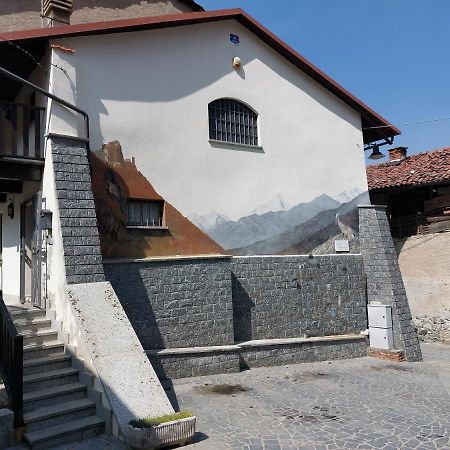 Casa Del Rustico, Indipendente Vista Sacra Con Dipinto Villa Caprie Kültér fotó