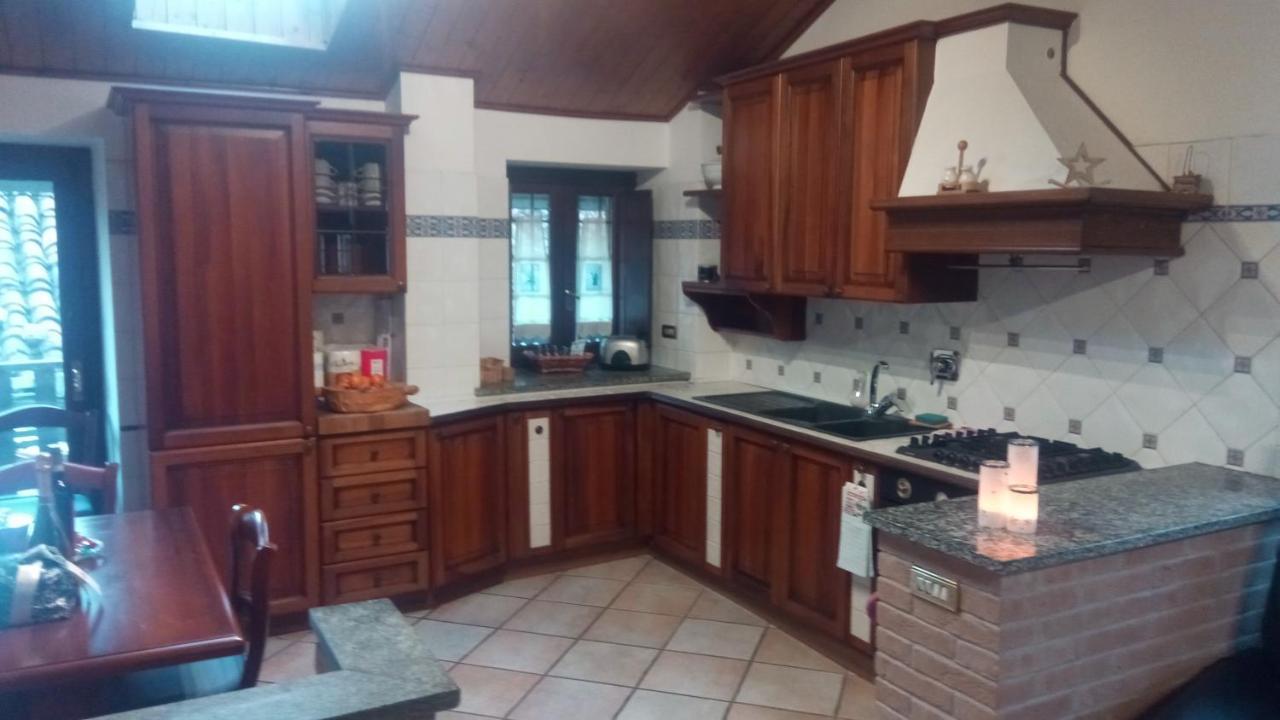 Casa Del Rustico, Indipendente Vista Sacra Con Dipinto Villa Caprie Kültér fotó