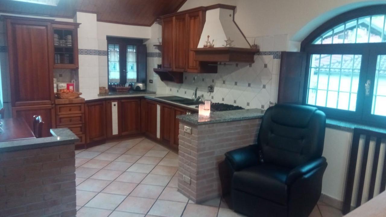 Casa Del Rustico, Indipendente Vista Sacra Con Dipinto Villa Caprie Kültér fotó
