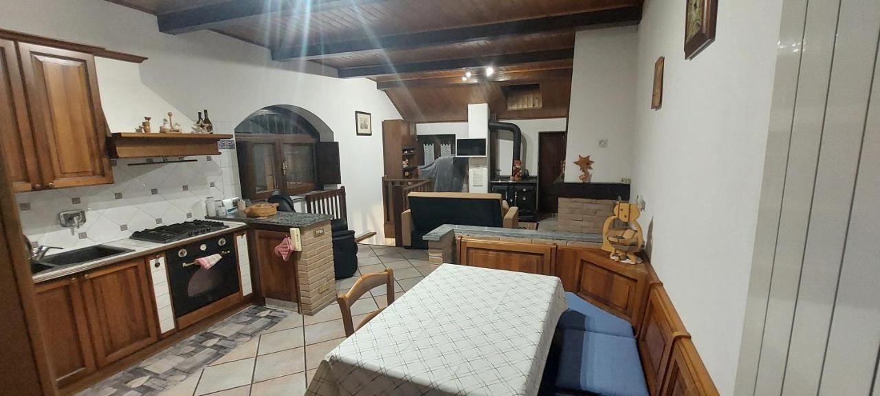 Casa Del Rustico, Indipendente Vista Sacra Con Dipinto Villa Caprie Kültér fotó